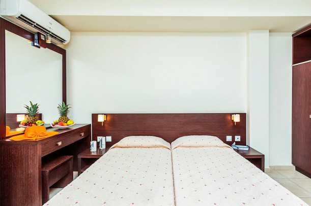 Elinotel Polis Hanioti 3*