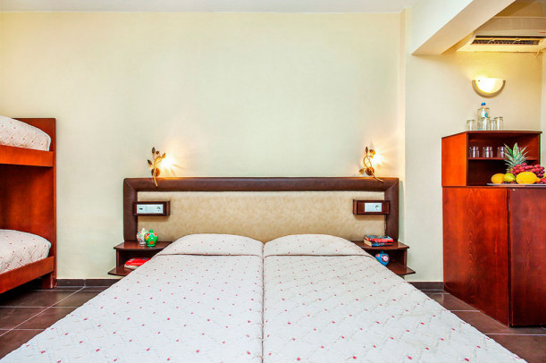 Elinotel Polis Hanioti 3*