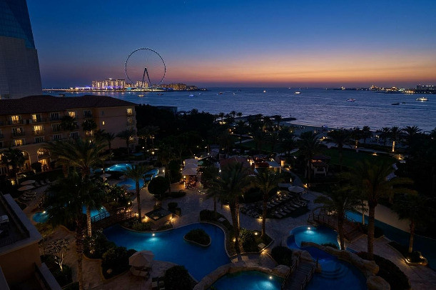 The Ritz-Carlton, Dubai Jumeirah раннее заселение